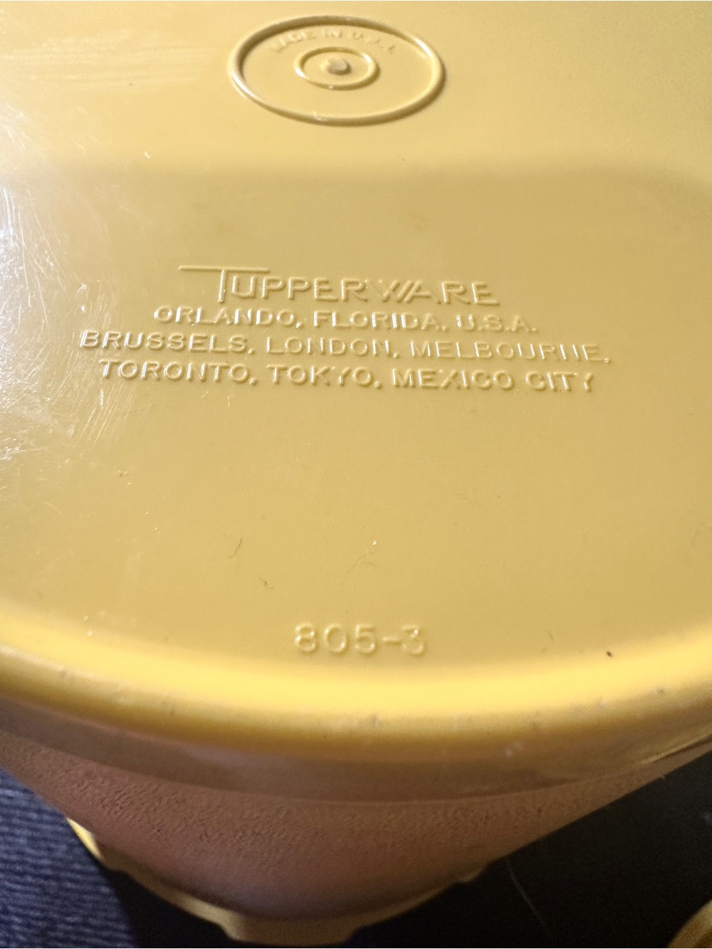 Set of 4 Tupperware Daffodil Yellow Servalier Canisters with Sunburst Lids - Picture 16 of 16